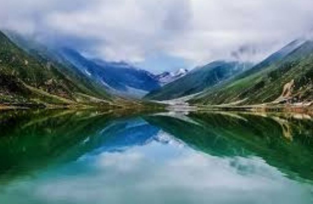 Saif ul Malook Lake Depth: Secrets Beneath the Alpine Waters
