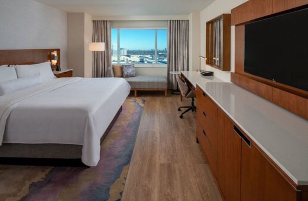 Hotels with Jacuzzi in Room in Houston USA 2025
